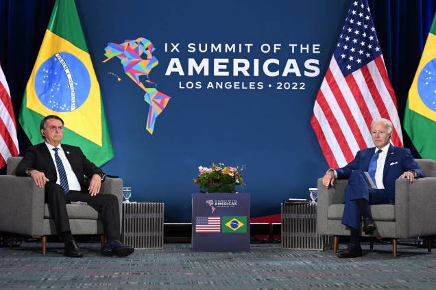 O Presidente dos EUA Joe Biden e o Presidente Jair Bolsonaro, durante encontro na IX Cúpula das Américas, em Los Angeles, Califórnia, 09/06/2022. O Presidente dos EUA Joe Biden e o Presidente Jair Bolsonaro, durante encontro na IX Cúpula das Américas, em Los Angeles, Califórnia, 09/06/2022.
