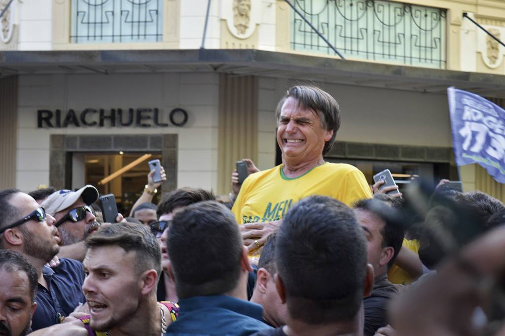 JAIR-BOLSONARO-FACADA-JUIZ-DE-FORA-ELEICAO-2018-1-(16).jpg ATENTADO - Jair Bolsonaro: a tentativa de assassinato influenciou a campanha -