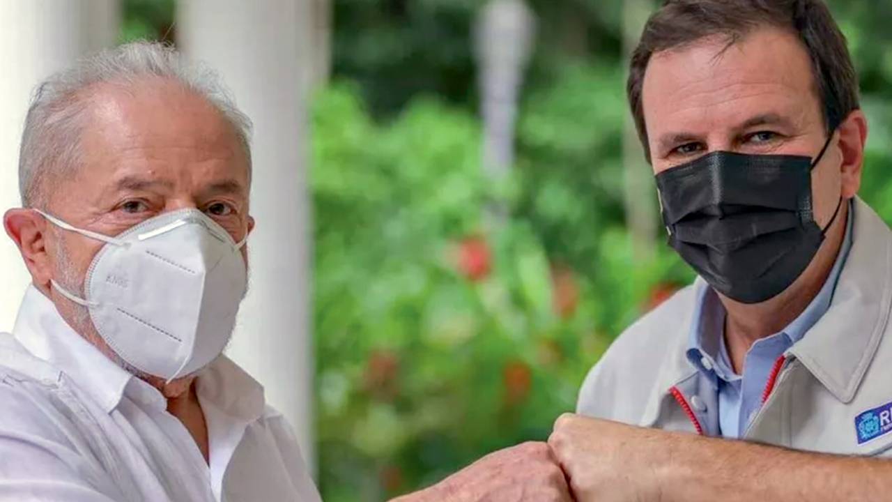 MUY AMIGOS - Lula e Eduardo Paes: isolado e “traído” pelos Maia, o prefeito carioca abraçou a candidatura do petista -