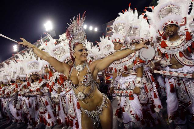 Viviane Araujo, rainha de bateria, no desfile da escola de samba do grupo especial Salgueiro, no Sambódromo da Marquês de Sapucai, Rio de Janeiro. 23/02/2009. Viviane Araujo, rainha de bateria, no desfile da escola de samba do grupo especial Salgueiro, no Sambódromo da Marquês de Sapucai, Rio de Janeiro. 23/02/2009.