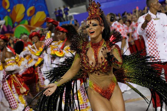 Viviane Araujo, rainha de bateria, no desfile da escola de samba do grupo especial Salgueiro, no Sambódromo da Marquês de Sapucai, Rio de Janeiro. 16/02/2015. Viviane Araujo, rainha de bateria, no desfile da escola de samba do grupo especial Salgueiro, no Sambódromo da Marquês de Sapucai, Rio de Janeiro. 16/02/2015.