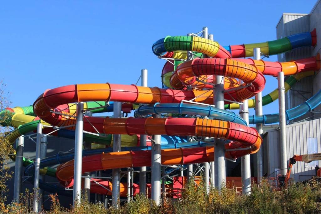 Parque aquático é evacuado após visitantes passarem mal