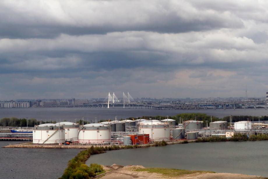 A empresa 'Oil Terminal' em São Petersburgo, Rússia, principal ligação de gasoduto com o norte da Europa, 31/05/2022