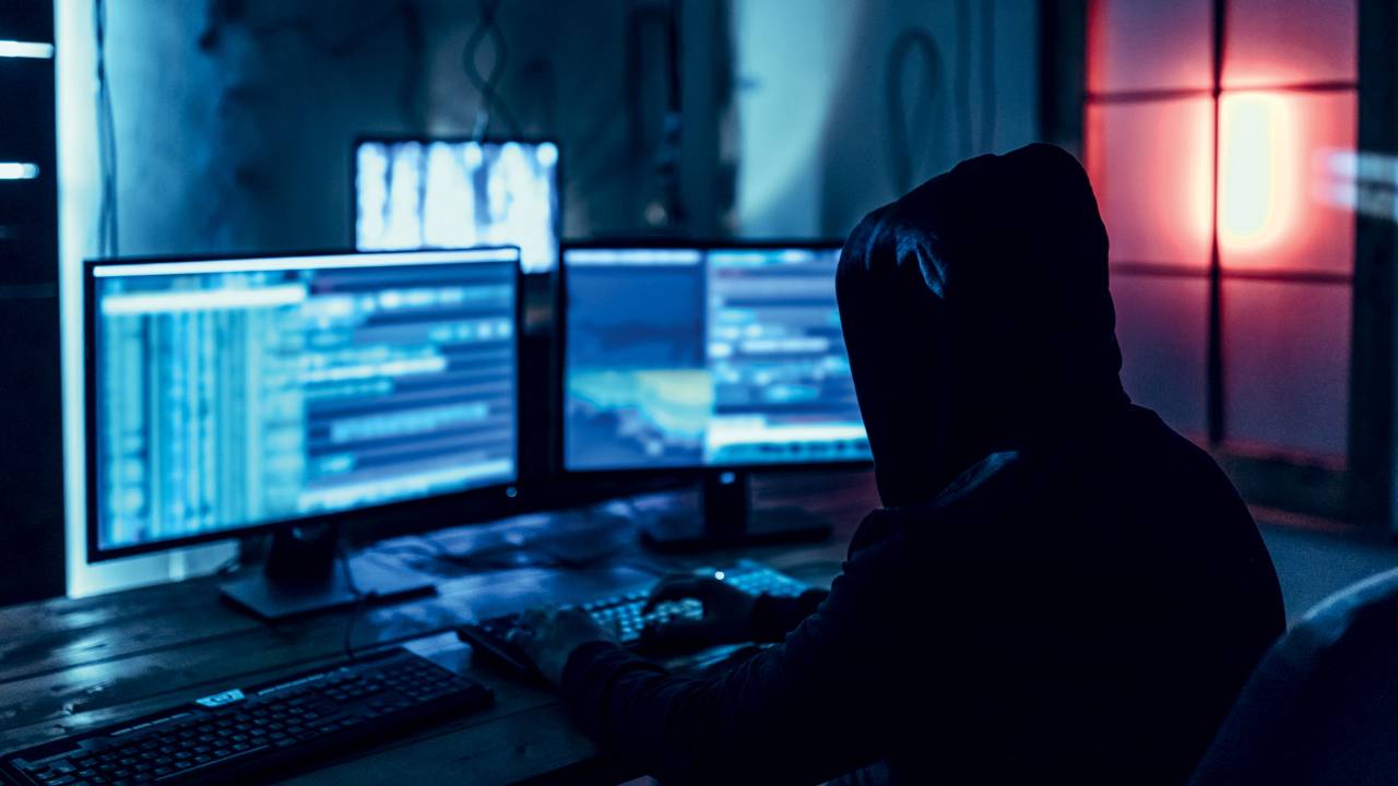 Nas sombras - Crimes digitais