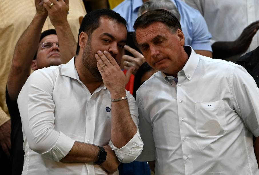 O presidente Jair Bolsonaro e o governador do estado do Rio de Janeiro Cláudio Castro, durante o lançamento de sua candidatura `a reeleição para presidente da República, durante a convenção nacional do Partido Liberal (PL),  realizada no ginásio do Maracanãzinho no Rio de Janeiro, em 24/07/2022.