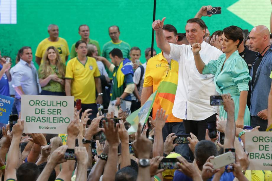 O presidente Jair Bolsonaro e a primeira-dama Michelle Bolsonaro, durante o lançamento de sua candidatura `a reeleição para presidente da República, durante a convenção nacional do Partido Liberal (PL),  realizada no ginásio do Maracanãzinho no Rio de Janeiro, em 24/07/2022.