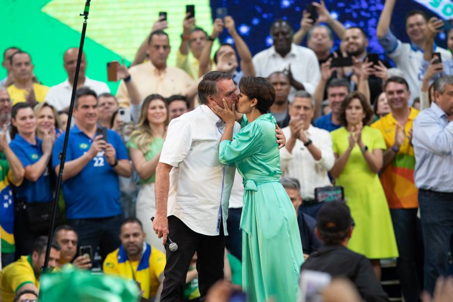 O presidente Jair Bolsonaro e a primeira-dama Michelle Bolsonaro, durante o lançamento de sua candidatura para a reeleição `a presidência da República, durante a convenção nacional do Partido Liberal (PL),  realizada no ginásio do Maracanãzinho no Rio de Janeiro, em 24/07/2022.