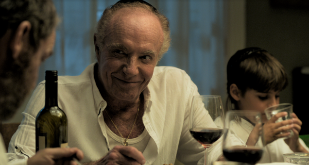Ator americano James Caan em "Holy Lands", 2017, direção Amanda Sthers. Ator americano James Caan em "Holy Lands", 2017, direção Amanda Sthers.
