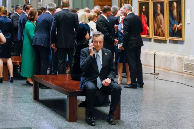 O primeiro ministro italiano, Mario Draghi, no Museu do Prado em Madri, para encontro dos países membros da OTAN, 29/06/2022. O primeiro ministro italiano, Mario Draghi, no Museu do Prado em Madri, para encontro dos países membros da OTAN, 29/06/2022.