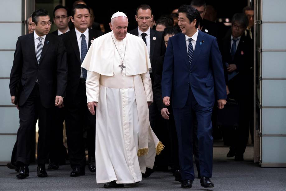 Papa Francisco chega na residência oficial do ex primeiro-ministro do Japão, Shinzo Abe em Tóquio. 25/11/2019. Papa Francisco chega na residência oficial do ex primeiro-ministro do Japão, Shinzo Abe em Tóquio. 25/11/2019.