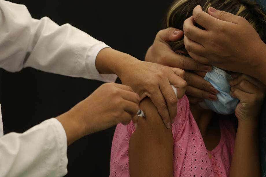 Vacinação infantil contra a Covid-19, em São Paulo, 2022.