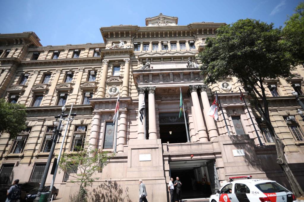 Homem é condenado a mais de 4 anos de prisão por atirar e matar cachorro