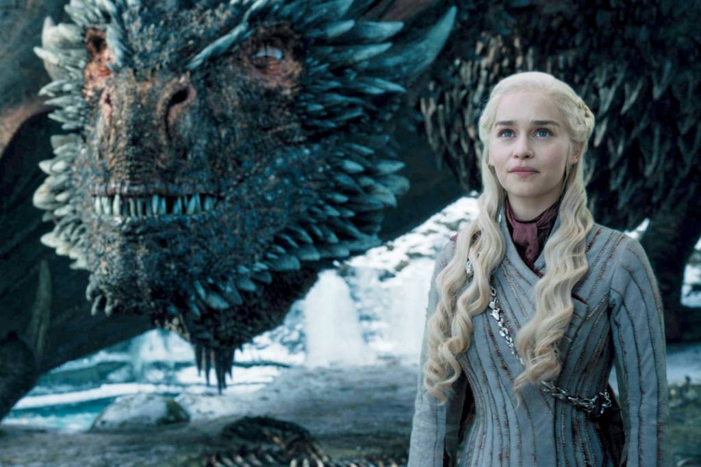 APOIO SERIADO GAME OF THRONES 321456.jpg LEGADO - Daenerys (Emilia Clarke): Game of Thrones consagrou fantasia adulta -