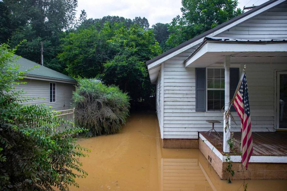 Inundações no estado do <span>Kentucky deixam ao menos 30 mortos e milhares de desalojados.</span>