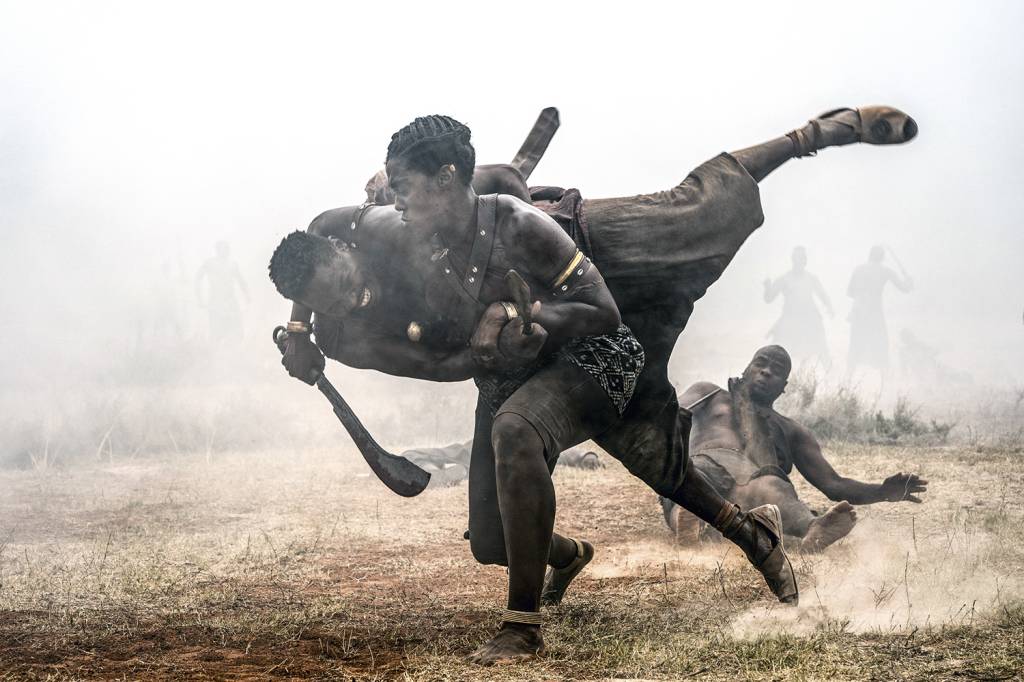 1-DUPLA-MENOR—FILME-THE-WOMAN-KING-14.jpg VIDA REAL - O batalhão de Daomé no longa: as guerreiras na linha de frente -