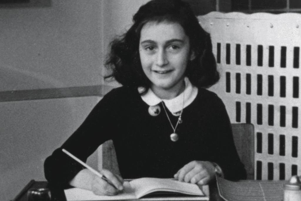 Anne-Frank-1942.jpg LIVROS NA MIRA - Índex: O Texas restringiu a história da menina judia que se escondeu dos nazistas -