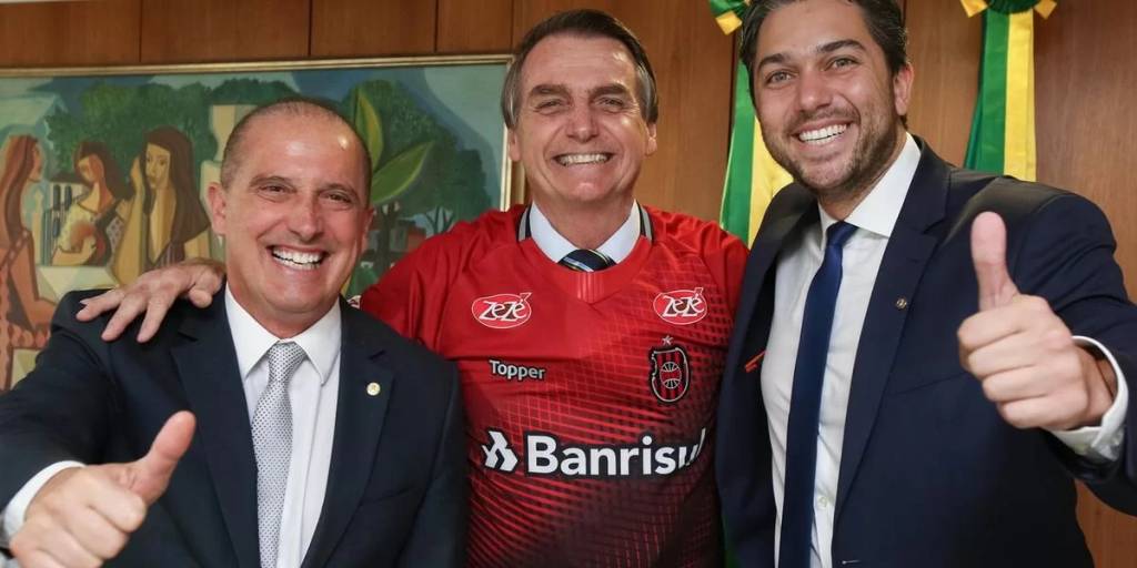 Bolsonaro vai a reduto de Eduardo Leite no RS pedir votos a Onyx