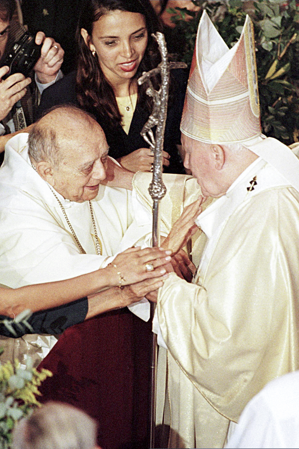 000_MVD2005040124657.jpg FIEL - Com João Paulo II: o brasileiro foi indicado quatro vezes ao Nobel da Paz -