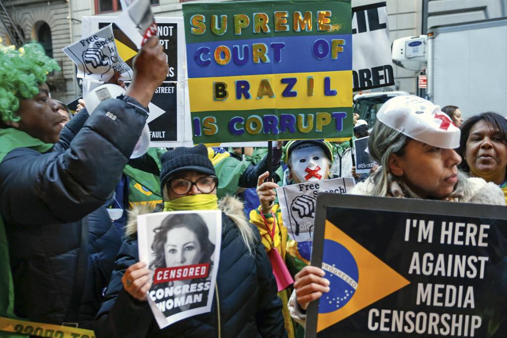 ABRE-PROTESTOS-STF-NY-LIDE-2022-091.jpeg REAÇÃO - Manifestantes em Nova York: bolsonaristas acusam STF de “censurar” políticos conservadores -