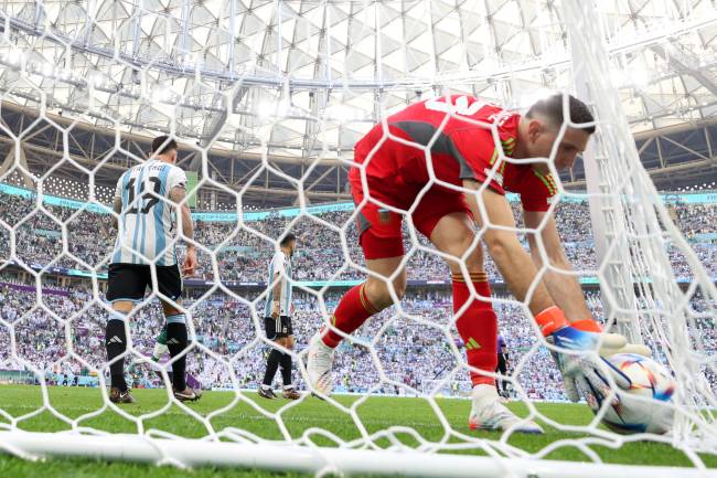 Argentina v Saudi Arabia: Group C – FIFA World Cup Qatar 2022 Goleiro sofreu dois gols na estreia do Mundial -