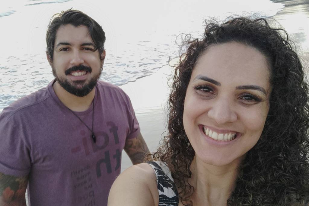 MAYARA-E-O-MARIDO-VINÍCIUS-5.jpg VIDA A DOIS - Casados há quase dez anos, Mayara Silva e Vinícius de Mendonça não querem filhos. “Não temos essa necessidade para sermos felizes, mas ainda há muita cobrança” -