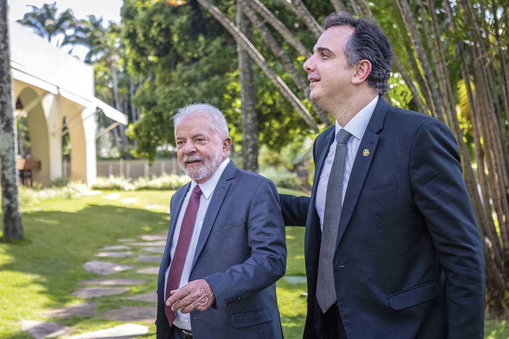 presidncia-do-senado_52489451695_o.jpg DIÁLOGO - Lula e Pacheco: aproximação com o Congresso para viabilizar o pagamento de 600 reais do Auxílio Brasil -