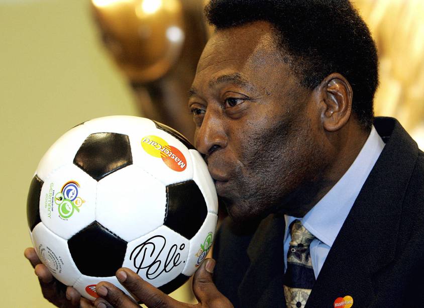 Pelé durante evento para promover a Copa do Mundo de 2006, na Alemanha - Pelé durante evento para promover a Copa do Mundo de 2006, na Alemanha -