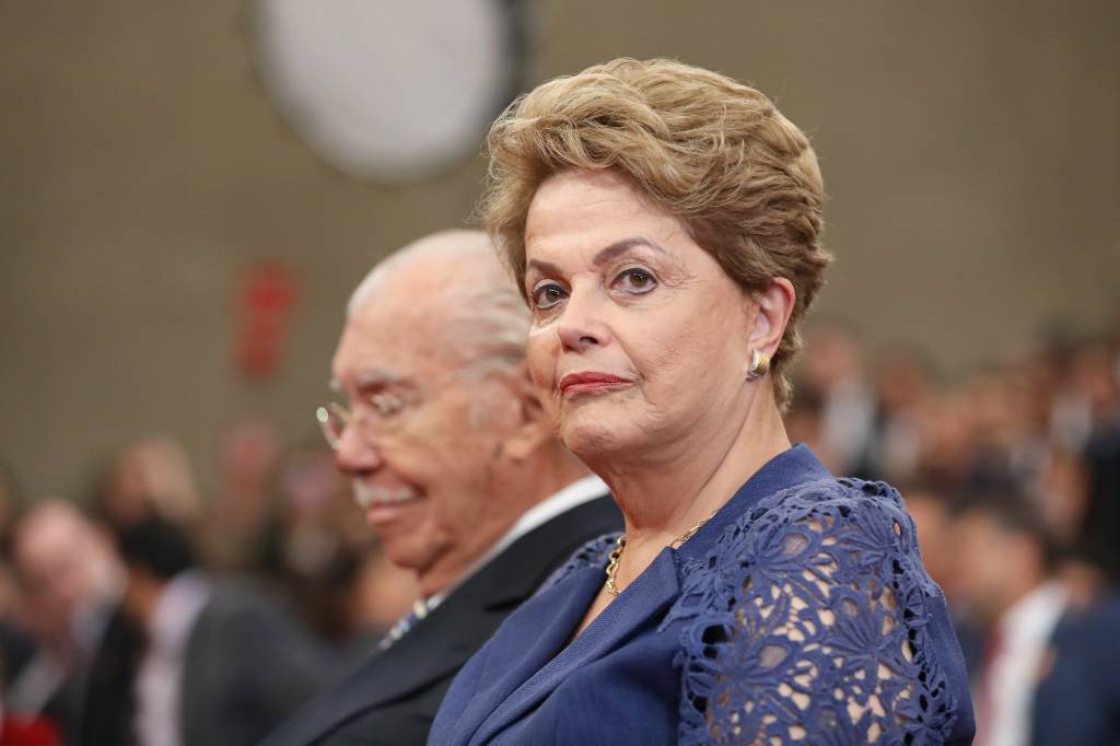 O recado de Lula para Dilma e Sarney após receber o diploma no TSE