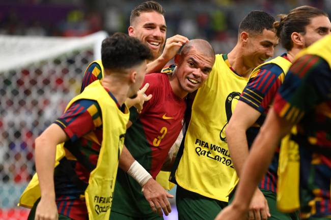 Ronaldo celebra o segundo gol português marcado por Pepe -