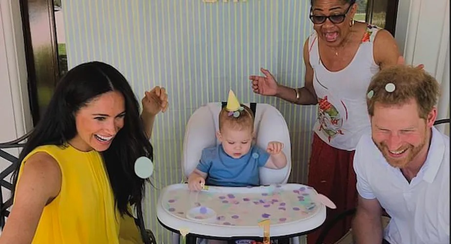 Príncipe Harry e Meghan Markle com o filho Archie -