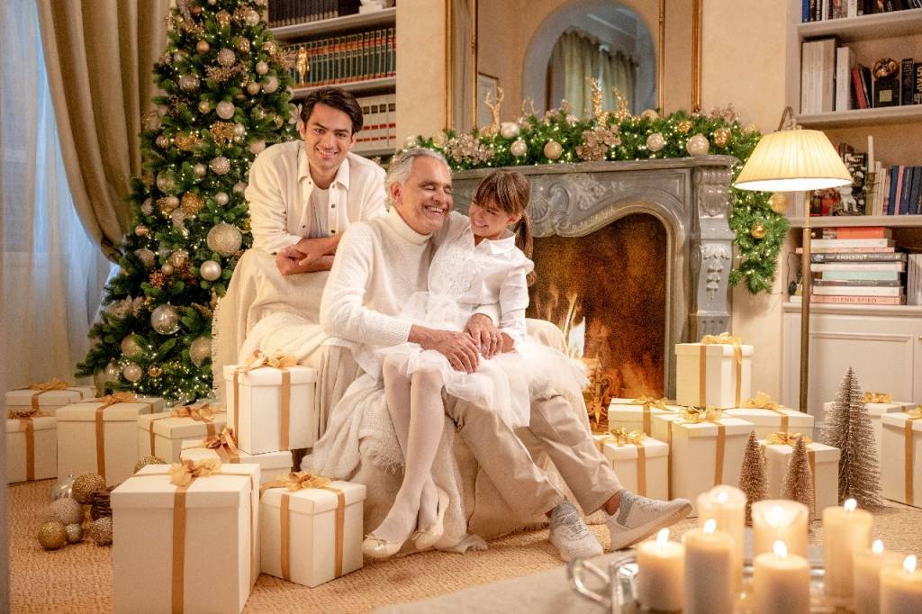 andreabocelliefamilia2 Andrea Bocelli e os filhos Matteo e Virginia -