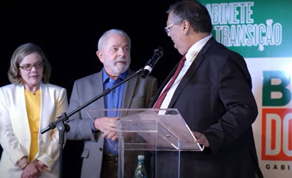 Lula avalia copiar Michel Temer para resolver um problemão do PT