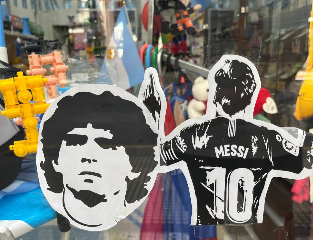 Messi ou Maradona? Debate em Buenos Aires ganha novos contornos