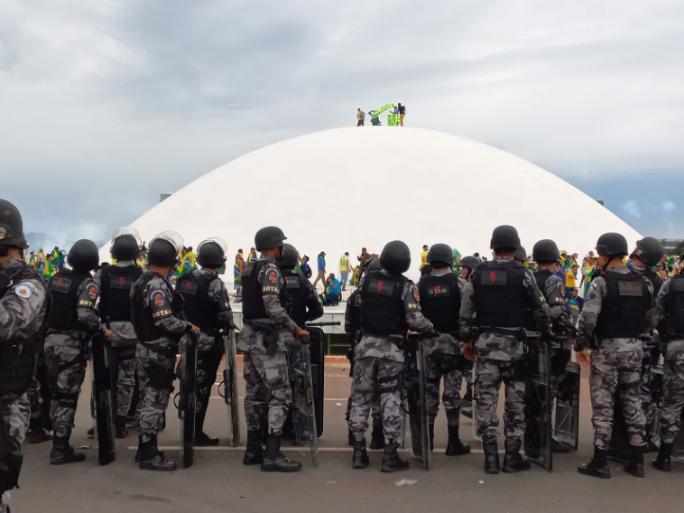 Polícia do DF investiga desvios de condutas de agentes nos atos do dia 8