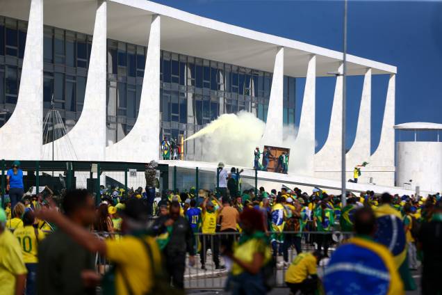 Invasão ao Congresso Nacional, STF e Palácio do Planalto, em Brasília - Invasão ao Congresso Nacional, STF e Palácio do Planalto, em Brasília -