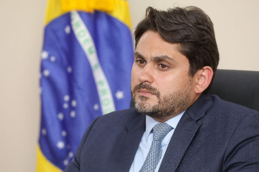 O ministro das Comunicações, Juscelino Filho