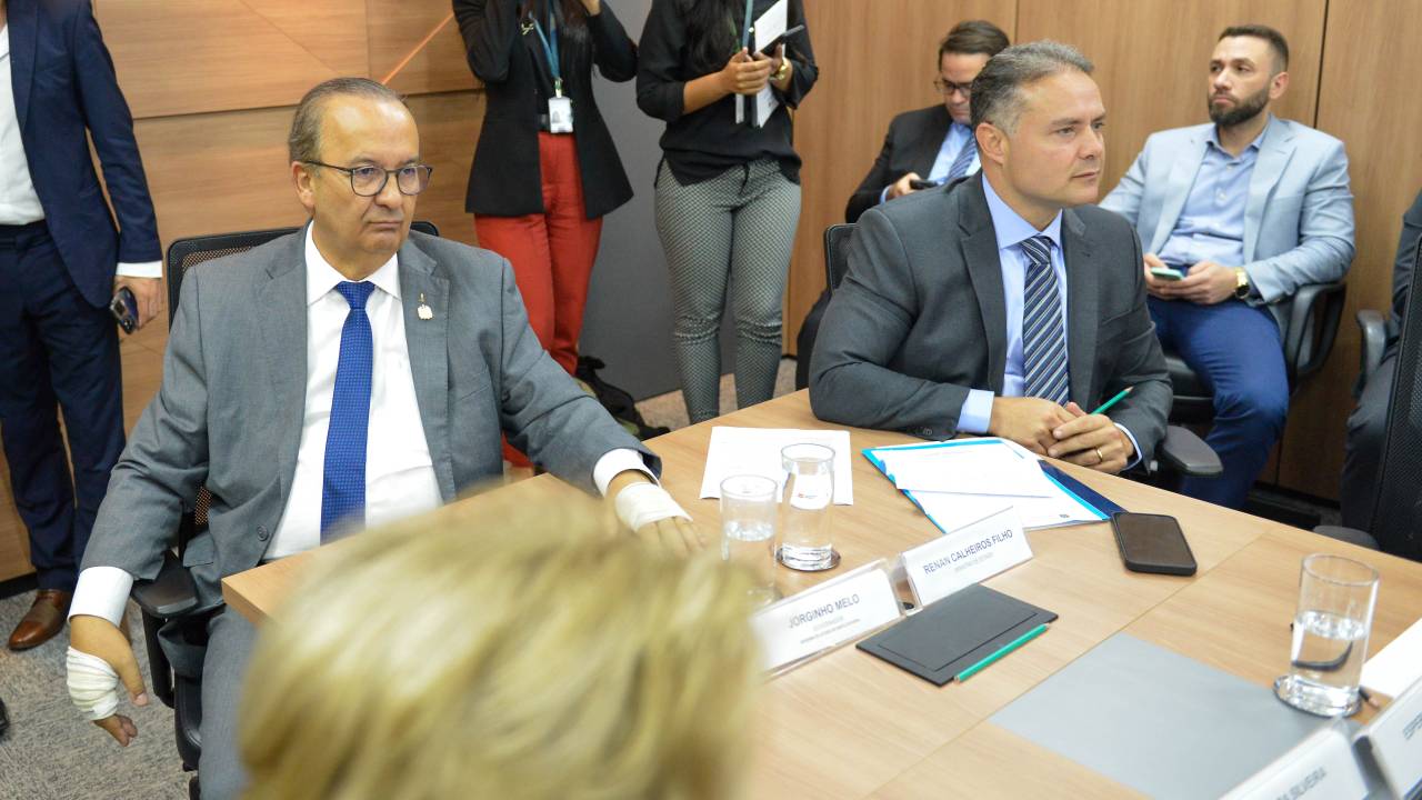 O governador de Santa Catarina, Jorginho Mello (PL), participou de uma audiência com o ministro dos Transportes, Renan Filho (MDB), nesta quarta-feira, em Brasília, acompanhado de parlamentares do Estado