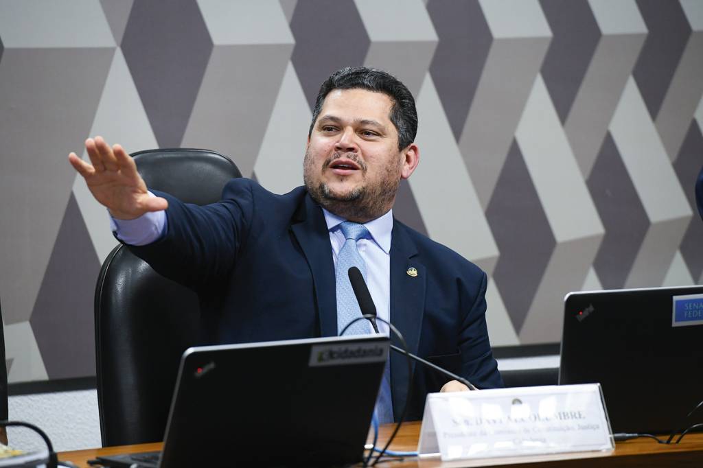 Congresso avança na disputa de poder com o Supremo