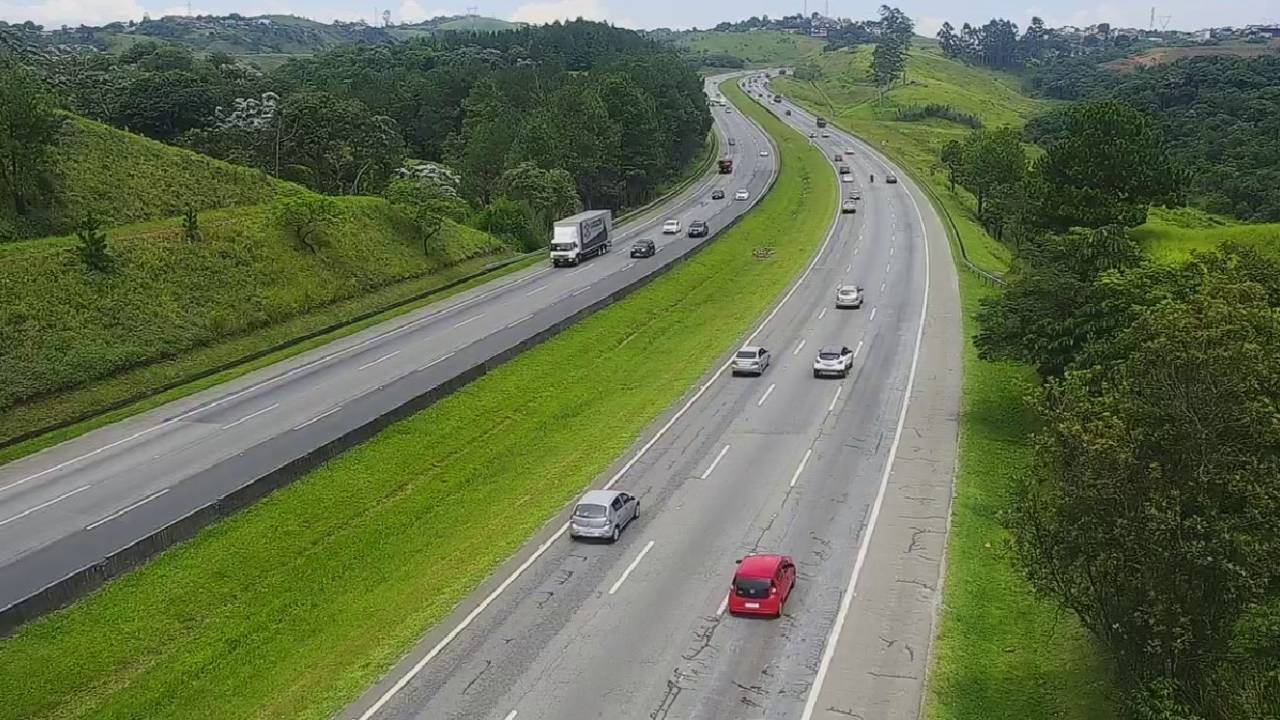 Rodovia Ayrton Senna/Carvalho Pinto, em São Paulo