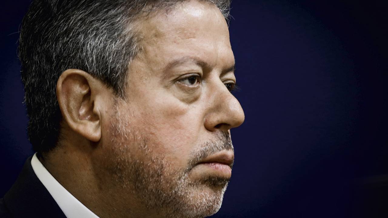 O DONO DA BOLA - Arthur Lira: tentativa de manter rito adotado na pandemia que dá à Câmara maior controle sobre a pauta