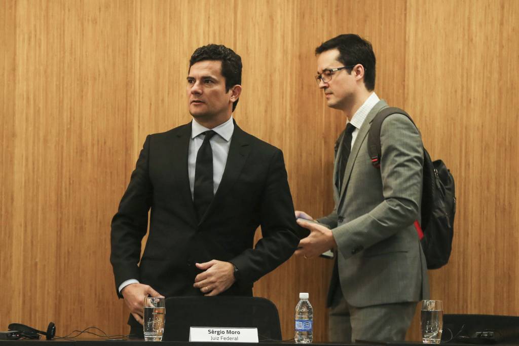 Grupo pede investigação criminal de Moro e Dallagnol por ação na Lava-Jato