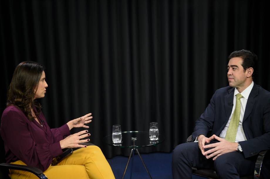 O presidente do Tribunal de Contas da União, Bruno Dantas, durante a gravação do programa Amarelas On Air, de Veja