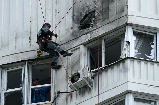 Prédios foram danificados no aparente ataque à capital russa, Moscou, com oito drones. 30/05/2023 -