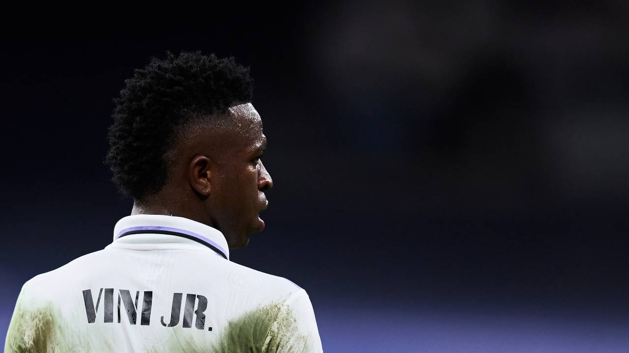 MADRID, SPAIN - SEPTEMBER 14: Vinicius Jr of Real Madrid CF looks on during the UEFA Champions League group F match between Real Madrid and RB Leipzig at Estadio Santiago Bernabeu on September 14, 2022 in Madrid, Spain. (Photo by Berengui/DeFodi Images via Getty Images)
