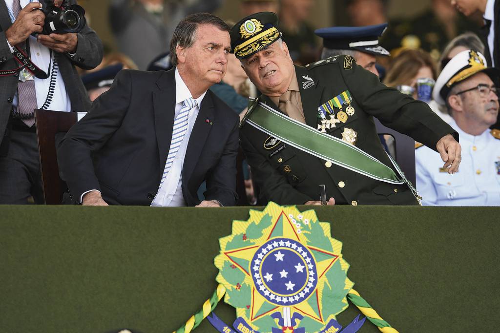 000_32H37AQ.jpg QUATRO LINHAS - Bolsonaro e o ex-comandante Freire Gomes: pressão para dar a ordem final para o golpe