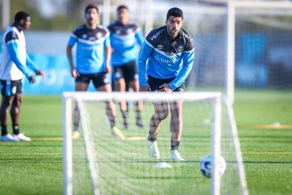 Treino Gremio RS - FUTEBOL/ TREINO GREMIO 2023 - ESPORTES - Jogadores do Gremio realizam treino técnico durante a tarde desta segunda-feira, no CT Luiz Carvalho, na preparação para a partida valida pelo Campeonato Brasileiro 2023. FOTO: LUCAS UEBEL/GREMIO FBPA