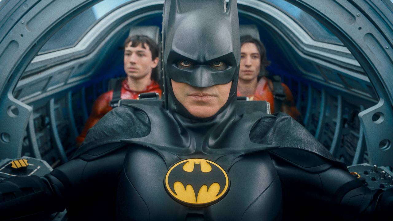 O RETORNO - Michael Keaton como Batman: coadjuvante de luxo