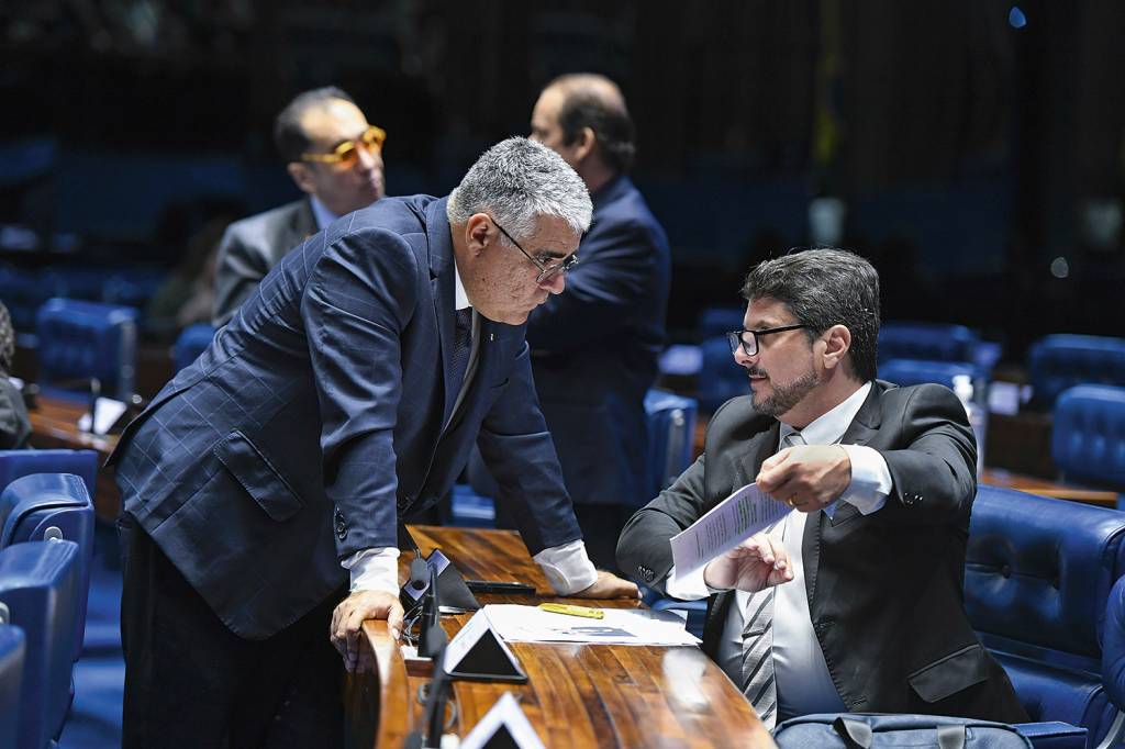 MARCOS-DO-VAL-e-EDUARDO-GIRAO-2023-5-a.jpg ESTRATÉGIA - Os senadores Eduardo Girão e Marcos do Val: pedidos de convocações para manter Dino sob pressão