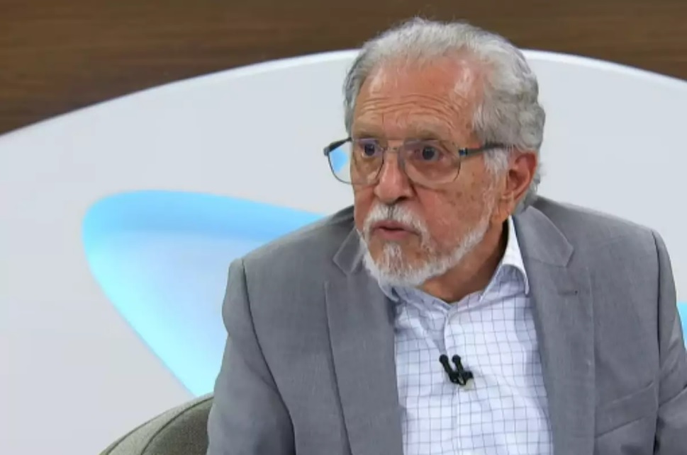 Carlos Alberto de Nóbrega critica Lula por não ter diploma