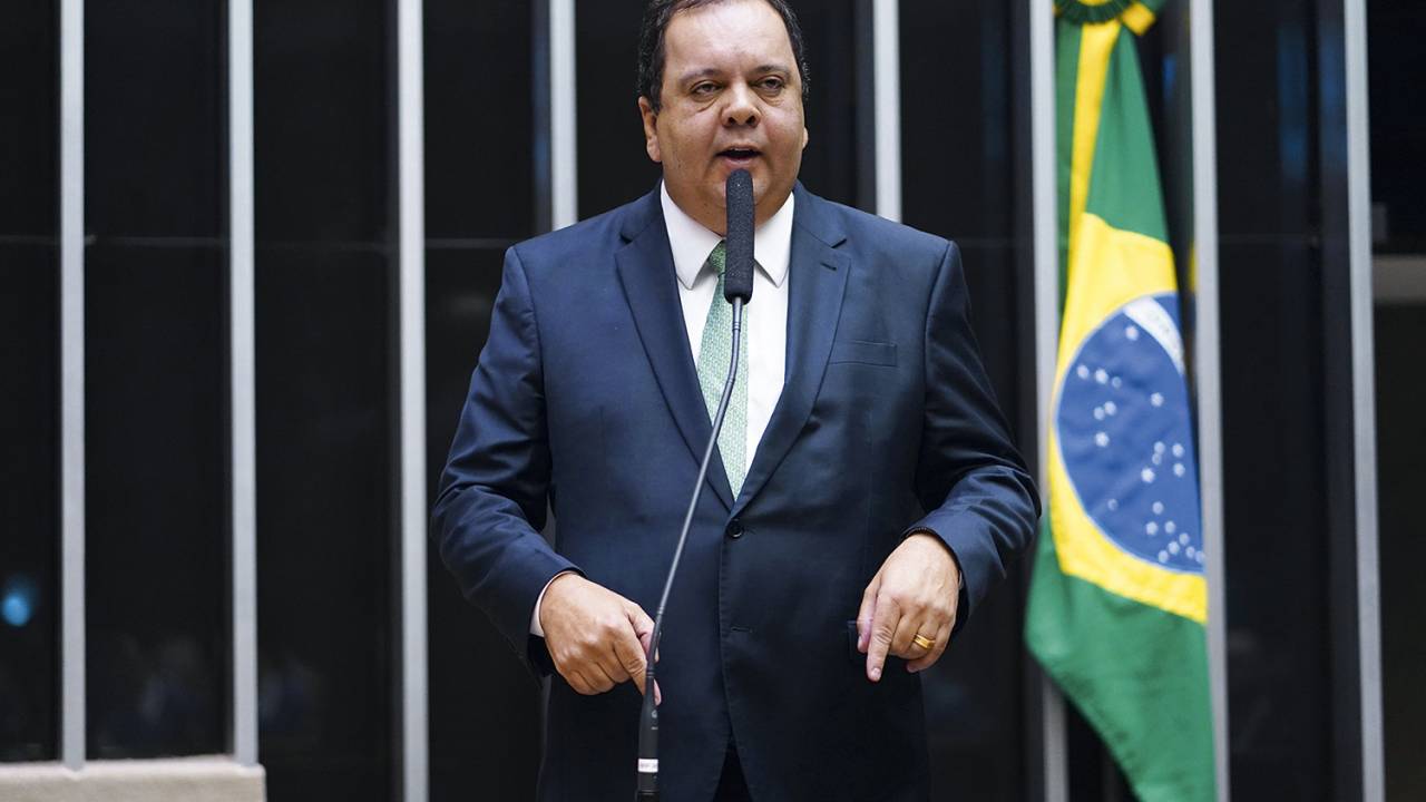 SUCESSÃO - Elmar Nascimento: acordo passa pela candidatura do parlamentar à presidência da Câmara